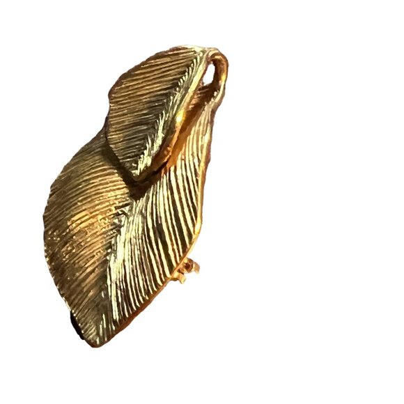 Amway Brooch Gold Tone Textured Double Layered Leaf Pin Signed 1.25" - Picture 4 of 6